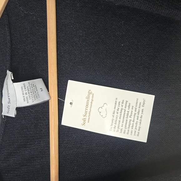 NWT Soft Surroundings Black Wool Blend V-Neck Sweater with Fringe Size Medium - Picture 2 of 12